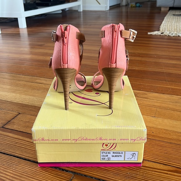 Salmon high heels - Picture 3 of 3